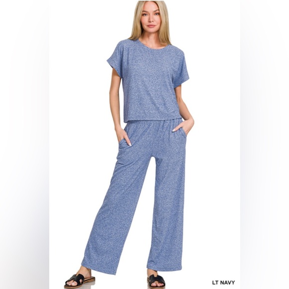 NWT “BUY NOW PRICE”ZENANA SHORT SLEEVE TEE & LOUNGE PANTS SET - Picture 1 of 2